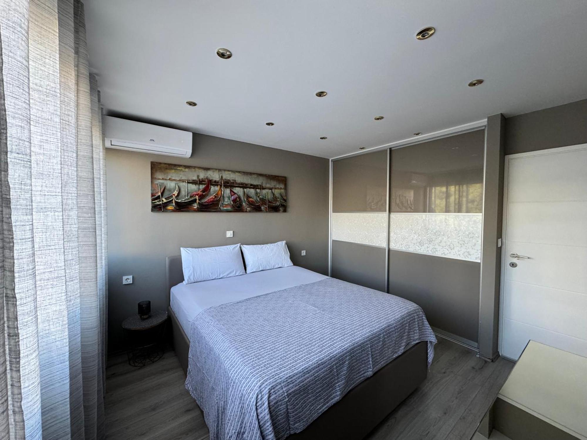Apartment Astra With Private Parking Split Bagian luar foto