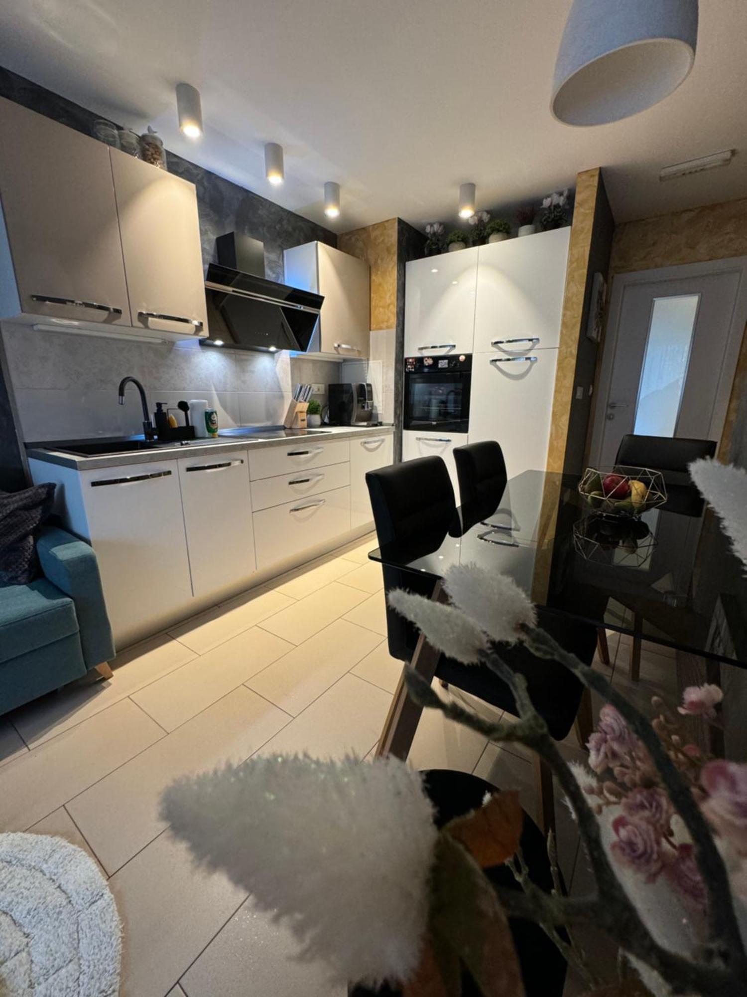 Apartment Astra With Private Parking Split Bagian luar foto