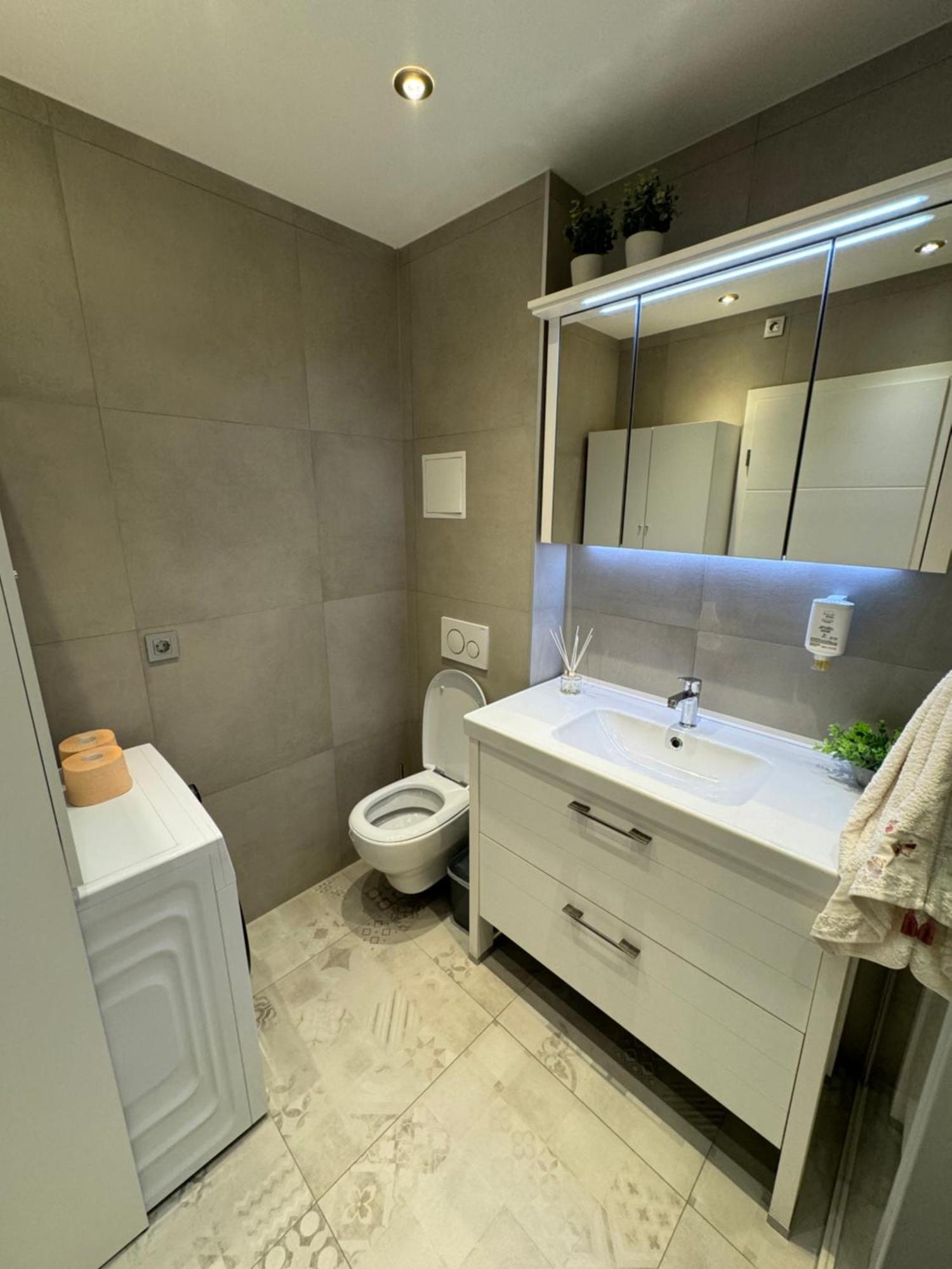 Apartment Astra With Private Parking Split Bagian luar foto